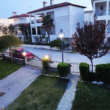 Beach Front Apartment In Pefkochori Esterno foto
