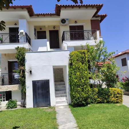 Beach Front Apartment In Pefkochori Esterno foto