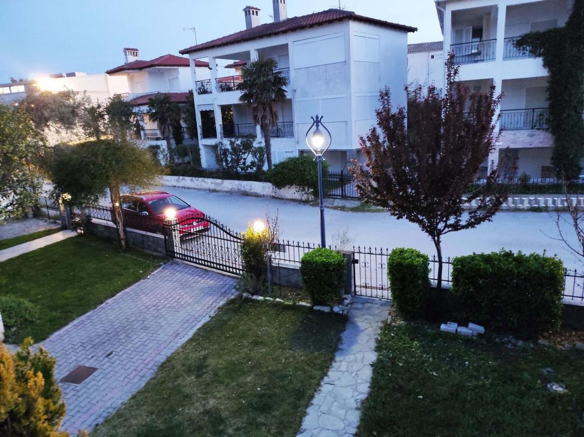Beach Front Apartment In Pefkochori Esterno foto