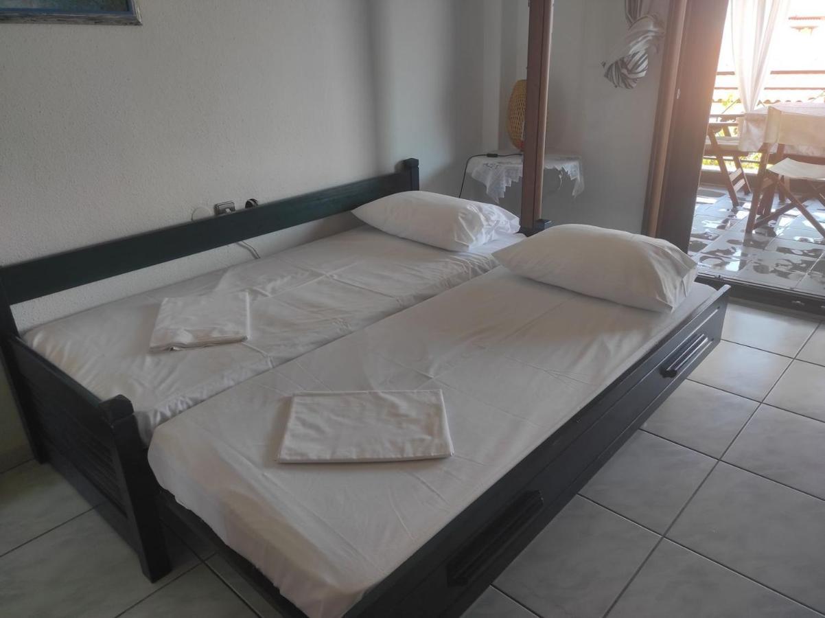 Beach Front Apartment In Pefkochori Esterno foto