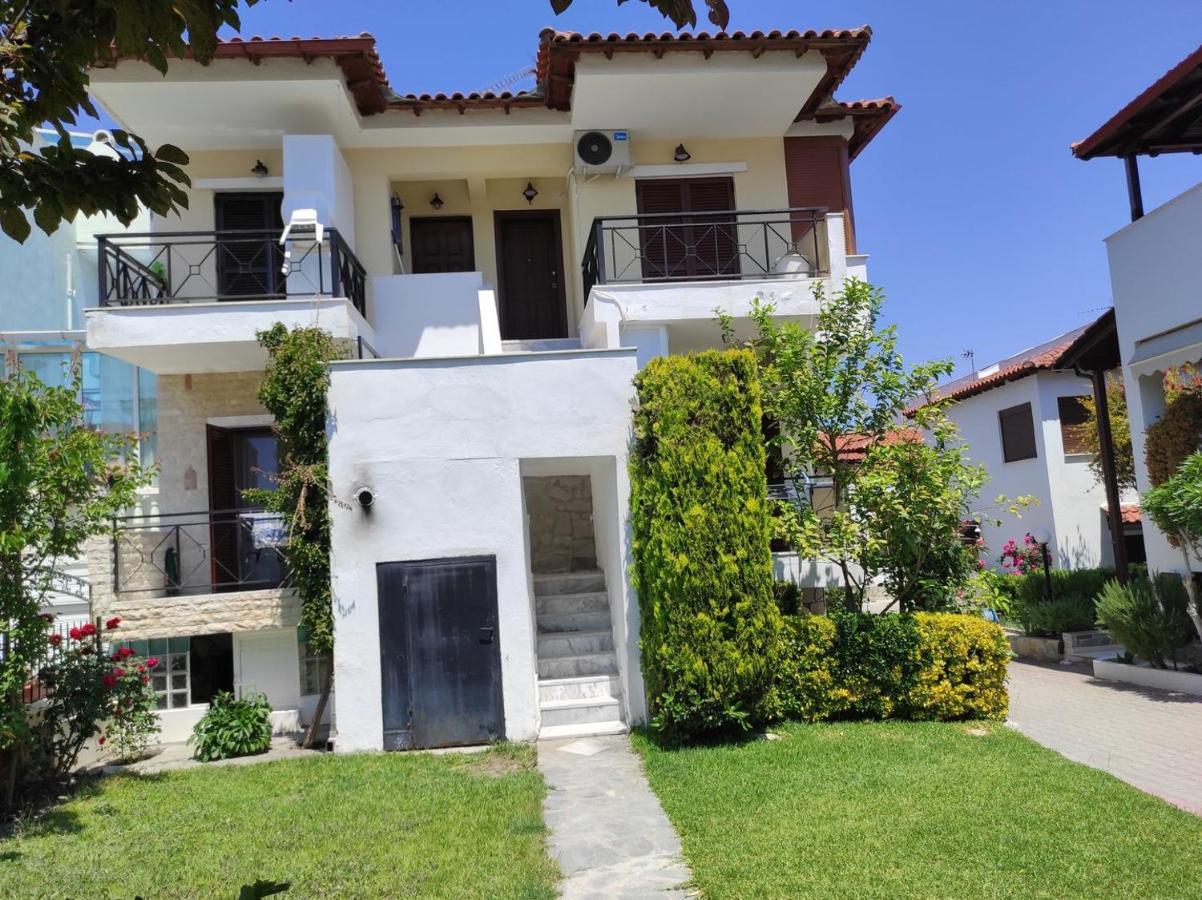 Beach Front Apartment In Pefkochori Esterno foto