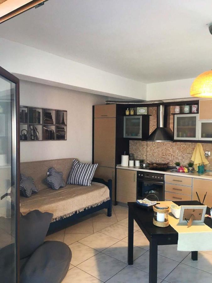 Beach Front Apartment In Pefkochori Esterno foto